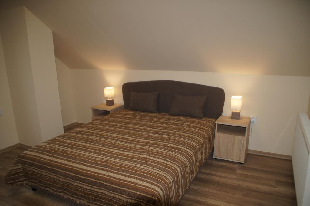 Fonix Apartman Gyula Exterior foto